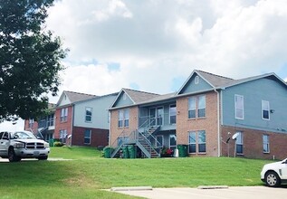 Ben Hogan Apartments in Stephenville, TX - Building Photo - Building Photo