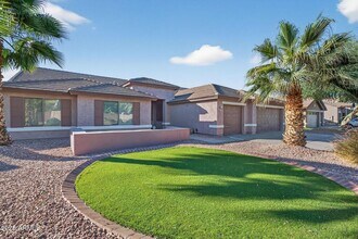 8611 W Alex Ave in Peoria, AZ - Foto de edificio - Building Photo