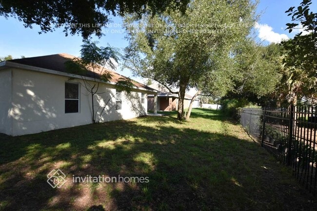236 Idlewild Ave, Unit 114 in Eustis, FL - Foto de edificio - Building Photo