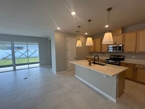 5089 Meadow Song Dr in Okahumpka, FL - Building Photo - Building Photo