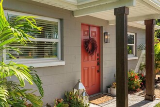 7095 111th St N in Seminole, FL - Foto de edificio - Building Photo