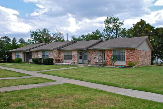 Yorkshire Place Apartments in Princeton, TX - Foto de edificio - Building Photo