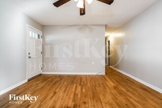 5562 Hood St in Lula, GA - Foto de edificio - Building Photo