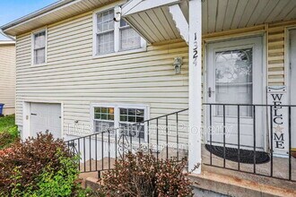 1324 E 152nd Terrace in Olathe, KS - Building Photo - Building Photo