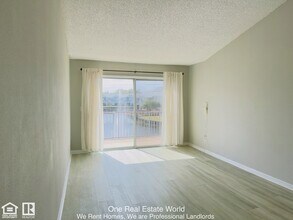 2504 Woodgate Blvd in Orlando, FL - Building Photo - Building Photo