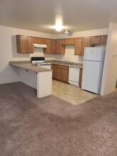 7673-7677 24th St in White City, OR - Building Photo - Building Photo