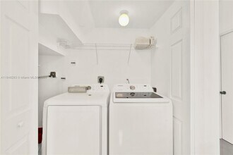 1637 SE 30th St in Homestead, FL - Building Photo - Building Photo