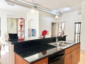 1901 Post Oak Blvd in Houston, TX - Building Photo - Building Photo