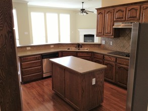 522 Flora Vista Ct in Arlington, TX - Building Photo - Building Photo