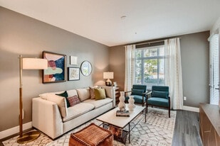 4890 Sunroad Centrum Ln in San Diego, CA - Building Photo