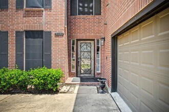 5702 W Vistaglen Loop in Houston, TX - Building Photo - Building Photo