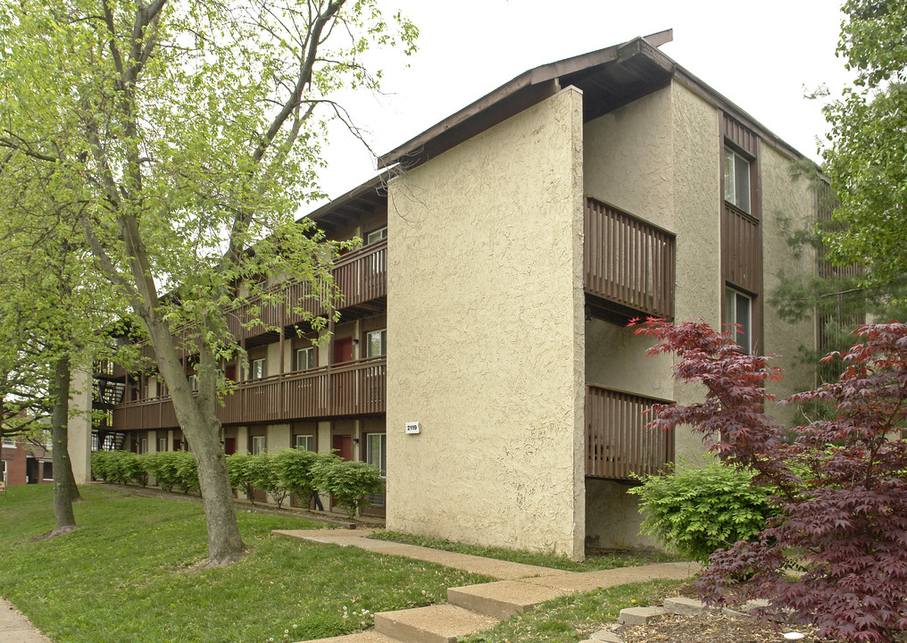 Peppertree Apartments in St. Louis, MO - Foto de edificio