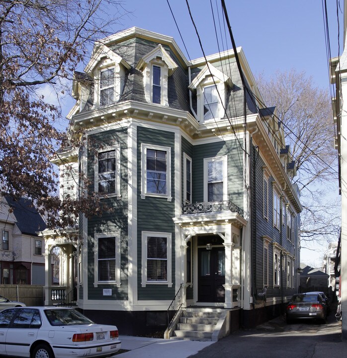 43 Chapin Ave in Providence, RI - Building Photo