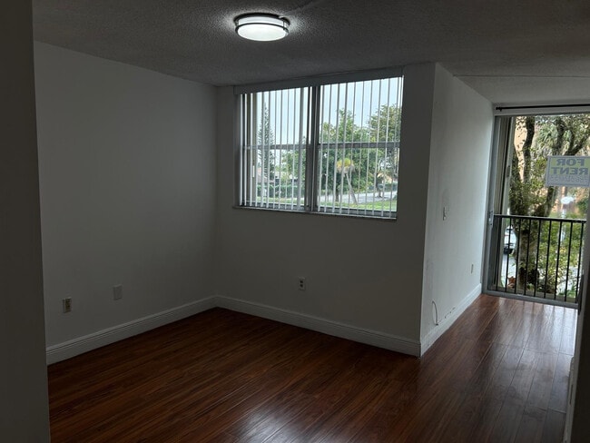 9441 SW 4th St in Miami, FL - Building Photo - Building Photo