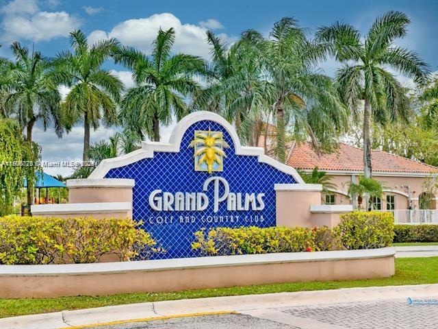 15821 SW 10th St in Pembroke Pines, FL - Building Photo