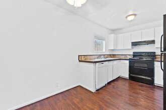 24 Rose Cir in North Las Vegas, NV - Building Photo - Building Photo