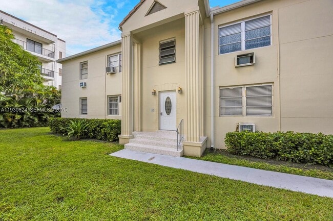 27 Phoenetia Ave in Coral Gables, FL - Building Photo - Building Photo
