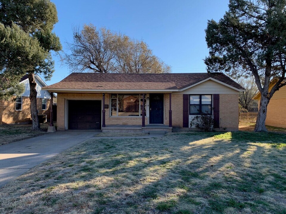 1545 Smiley St in Amarillo, TX - Foto de edificio
