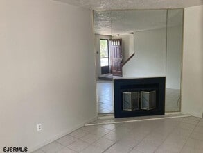 8 Cambridge Townhouse Dr in Egg Harbor Township, NJ - Building Photo - Building Photo