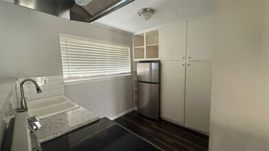 1660 Richmond Ave. in Houston, TX - Building Photo - Building Photo