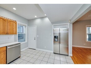 5 Transit St in Boston, MA - Building Photo - Building Photo