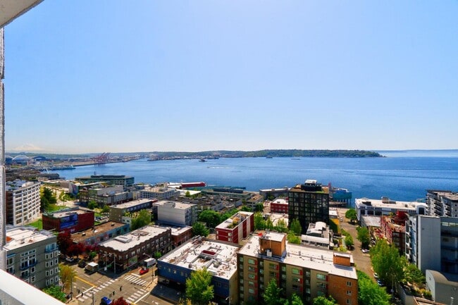 121 Vine St in Seattle, WA - Building Photo - Building Photo