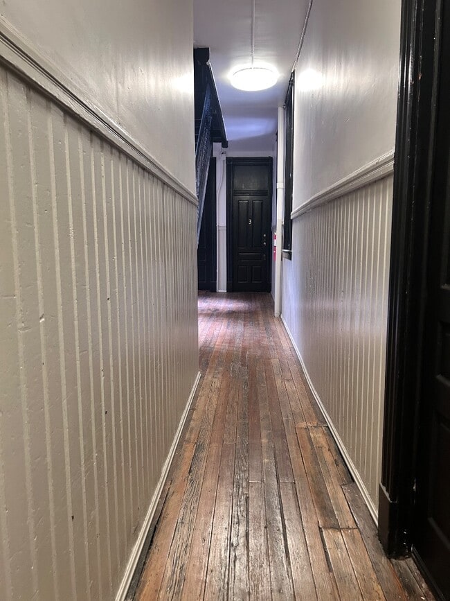 24 W Court St in Cincinnati, OH - Building Photo - Building Photo