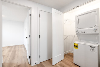6516-6593 93 St NW in Edmonton, AB - Building Photo - Building Photo
