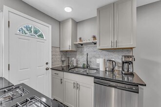 4606 Roadoan Rd, Unit SI ID1496107P in Brooklyn, OH - Foto de edificio - Building Photo