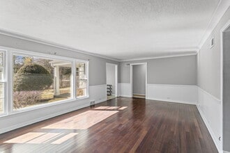 836 W Everett Rd in Lake Forest, IL - Building Photo - Building Photo