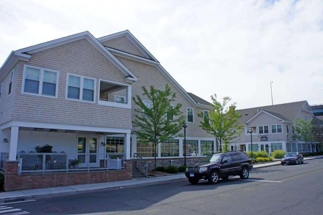 Saugatuck Center Residential in Westport, CT - Foto de edificio - Building Photo