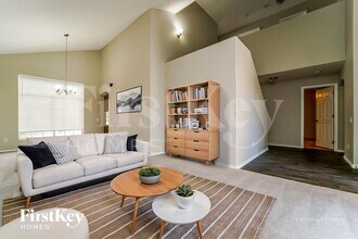 7741 E Calle Bien Nacida in Tucson, AZ - Building Photo - Building Photo