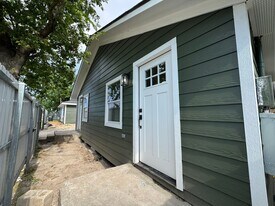 3919 Elysian St, Unit 4 in Houston, TX - Building Photo