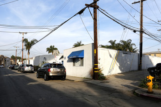 Marina Apartments & Boat Slips in Long Beach, CA - Building Photo - Building Photo