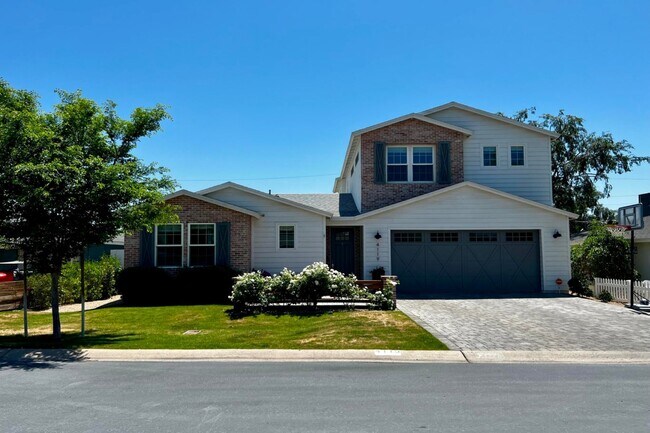 property at 4119 E Sells Dr