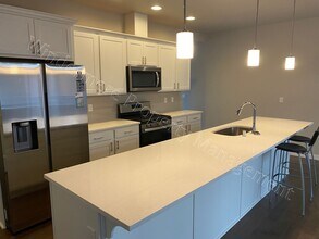 6565 Kayak Pl NW in Bremerton, WA - Building Photo - Building Photo