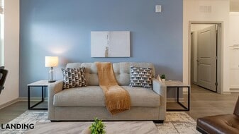 1250 Marden Rd, Unit 3-308 in Apopka, FL - Building Photo