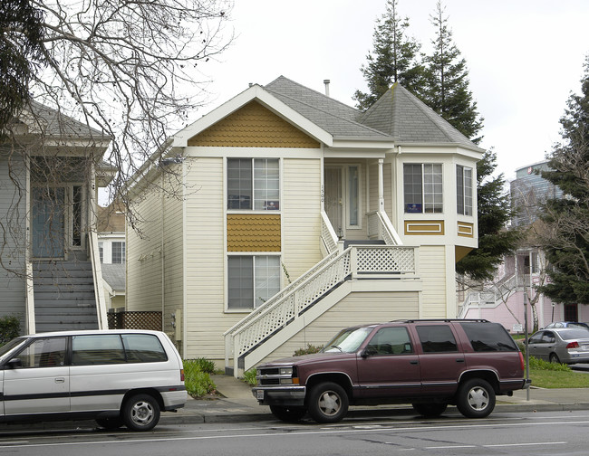 1500 Market St in Oakland, CA - Foto de edificio - Building Photo