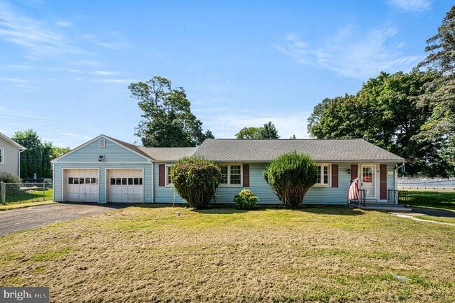 property at 2225 Palmer Ave