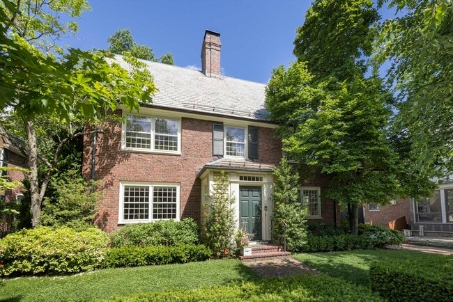 property at 19 Gray Gardens E