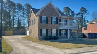 807 Reynolds Ct in Grovetown, GA - Building Photo