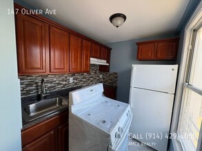 147 Oliver Ave in Yonkers, NY - Building Photo - Building Photo