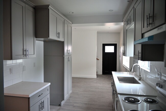 13536 Remington St in Pacoima, CA - Building Photo - Building Photo