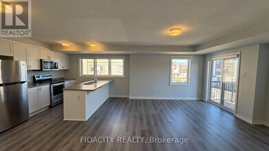 173 Anthracite Private in Ottawa, ON - Building Photo - Building Photo