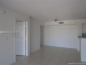 777 SW 111th Way in Pembroke Pines, FL - Building Photo - Building Photo