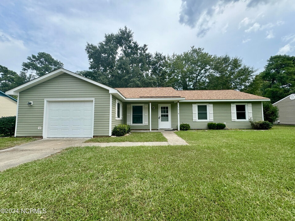 1610 RaceTrack Rd in New Bern, NC - Building Photo