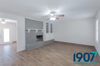 1524 Oakcliff Rd in Norman, OK - Foto de edificio - Building Photo