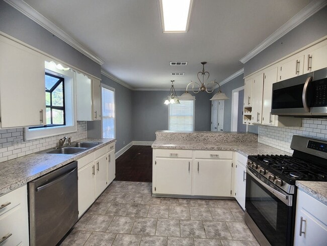 215 E Washington St in Shreveport, LA - Building Photo - Building Photo