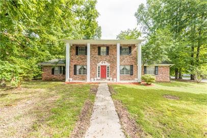 property at 1828 Northwood Dr