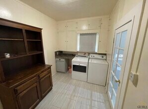 305 North St, Unit A in Taft, CA - Building Photo - Building Photo